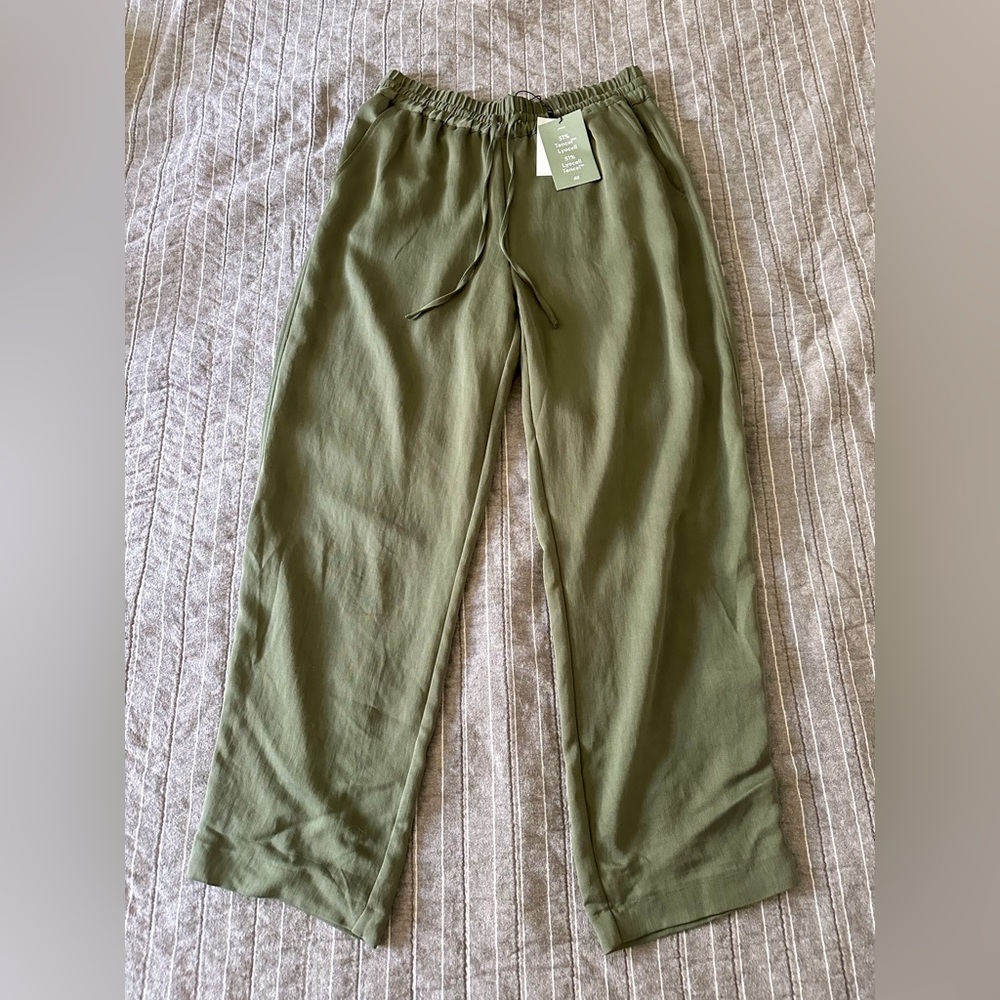 H&M Women’s Pants, NEW with tags! Size Small S, olive green